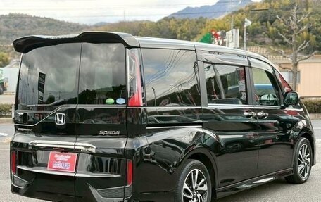 Honda Stepwgn IV, 2016 год, 1 590 000 рублей, 4 фотография