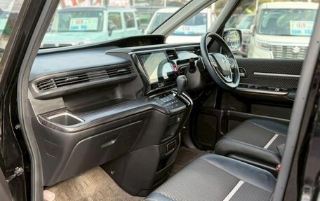 Honda Stepwgn IV, 2016 год, 1 590 000 рублей, 29 фотография