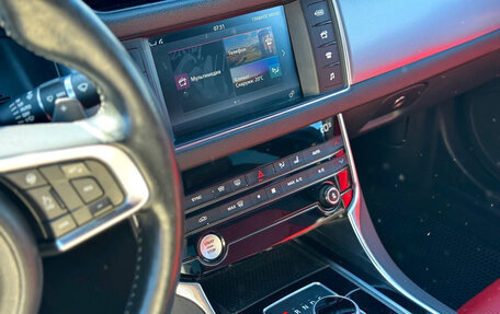 Jaguar XF II, 2016 год, 2 075 000 рублей, 13 фотография