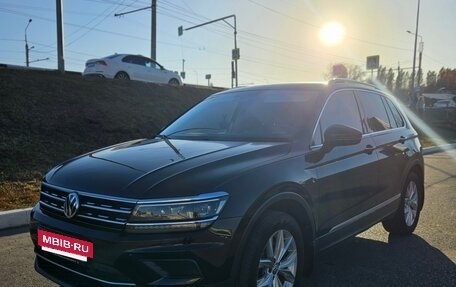 Volkswagen Tiguan II, 2017 год, 2 999 999 рублей, 2 фотография