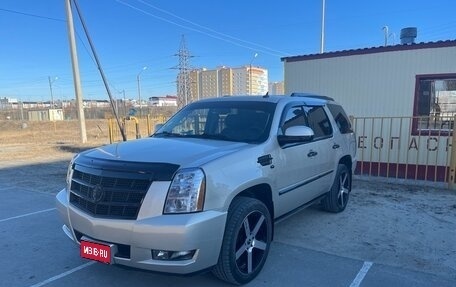 Cadillac Escalade III, 2012 год, 2 000 000 рублей, 1 фотография