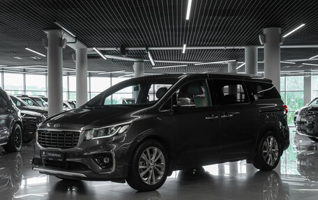 KIA Carnival III, 2018 год, 3 000 000 рублей, 1 фотография