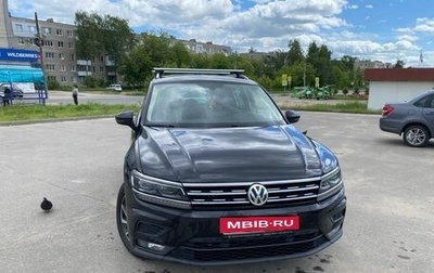 Volkswagen Tiguan II, 2018 год, 2 400 000 рублей, 1 фотография
