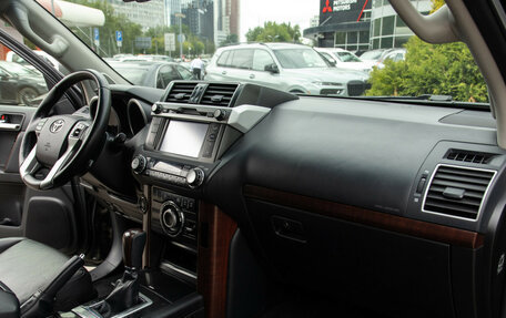 Toyota Land Cruiser Prado 150 рестайлинг 2, 2015 год, 3 139 000 рублей, 8 фотография