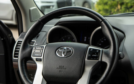 Toyota Land Cruiser Prado 150 рестайлинг 2, 2015 год, 3 139 000 рублей, 11 фотография