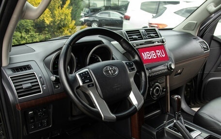 Toyota Land Cruiser Prado 150 рестайлинг 2, 2015 год, 3 139 000 рублей, 17 фотография