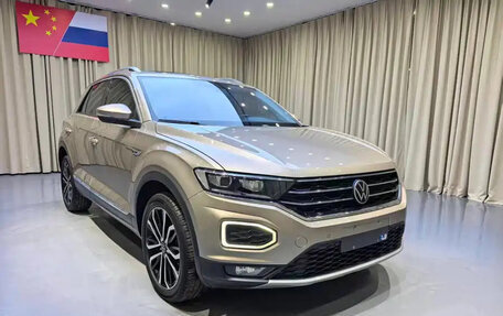 Volkswagen T-Roc I, 2022 год, 1 670 000 рублей, 3 фотография