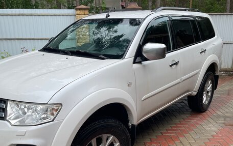 Mitsubishi Pajero Sport II рестайлинг, 2014 год, 1 550 000 рублей, 2 фотография
