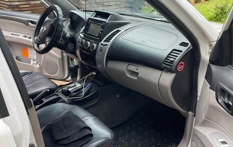 Mitsubishi Pajero Sport II рестайлинг, 2014 год, 1 550 000 рублей, 9 фотография