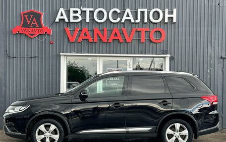 Mitsubishi Outlander III рестайлинг 3, 2020 год, 2 600 000 рублей, 5 фотография