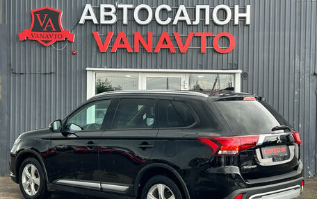 Mitsubishi Outlander III рестайлинг 3, 2020 год, 2 600 000 рублей, 6 фотография