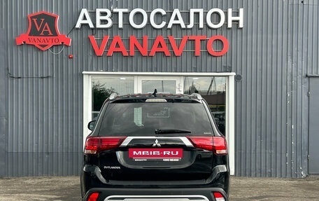 Mitsubishi Outlander III рестайлинг 3, 2020 год, 2 600 000 рублей, 7 фотография