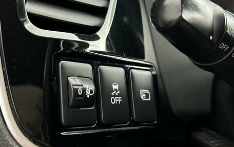 Mitsubishi Outlander III рестайлинг 3, 2020 год, 2 600 000 рублей, 25 фотография