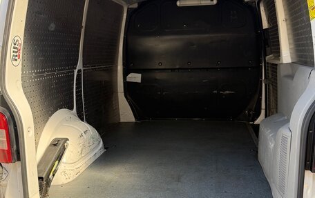 Volkswagen Transporter T5 рестайлинг, 2012 год, 1 600 000 рублей, 5 фотография