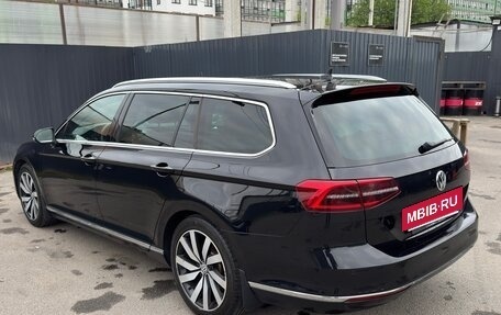 Volkswagen Passat B8 рестайлинг, 2019 год, 2 500 000 рублей, 23 фотография