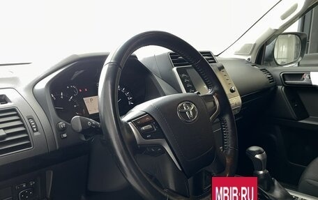 Toyota Land Cruiser Prado 150 рестайлинг 2, 2021 год, 5 400 000 рублей, 7 фотография