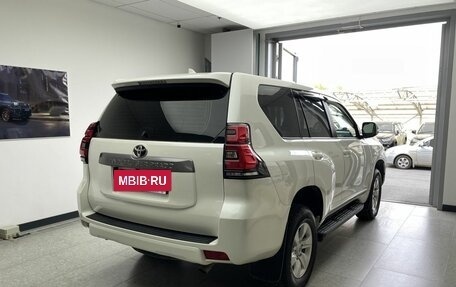 Toyota Land Cruiser Prado 150 рестайлинг 2, 2021 год, 5 400 000 рублей, 4 фотография