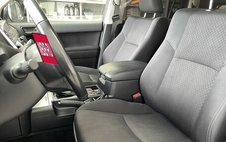 Toyota Land Cruiser Prado 150 рестайлинг 2, 2021 год, 5 400 000 рублей, 8 фотография