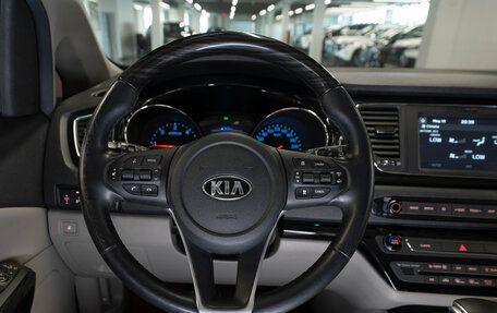 KIA Carnival III, 2018 год, 3 000 000 рублей, 10 фотография