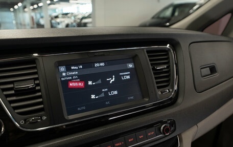 KIA Carnival III, 2018 год, 3 000 000 рублей, 26 фотография