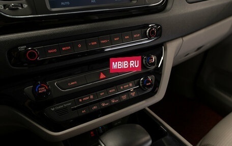 KIA Carnival III, 2018 год, 3 000 000 рублей, 25 фотография