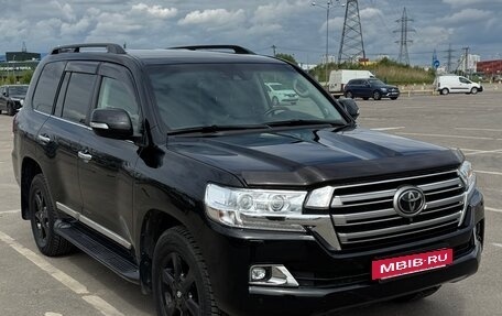 Toyota Land Cruiser 200, 2019 год, 7 200 000 рублей, 2 фотография