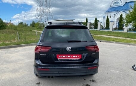 Volkswagen Tiguan II, 2018 год, 2 400 000 рублей, 4 фотография