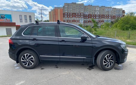 Volkswagen Tiguan II, 2018 год, 2 400 000 рублей, 6 фотография