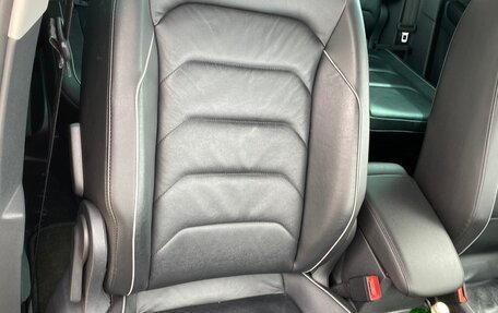 Volkswagen Tiguan II, 2018 год, 2 400 000 рублей, 19 фотография