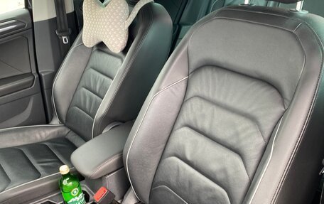 Volkswagen Tiguan II, 2018 год, 2 400 000 рублей, 18 фотография