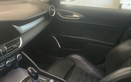 Alfa Romeo Giulia II, 2017 год, 2 700 000 рублей, 7 фотография