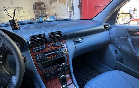 Mercedes-Benz C-Класс, 2004 год, 610 000 рублей, 5 фотография