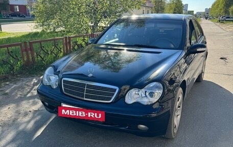 Mercedes-Benz C-Класс, 2004 год, 610 000 рублей, 12 фотография