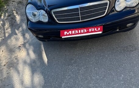 Mercedes-Benz C-Класс, 2004 год, 610 000 рублей, 11 фотография