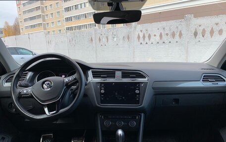 Volkswagen Tiguan II, 2018 год, 2 650 000 рублей, 3 фотография