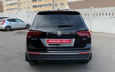 Volkswagen Tiguan II, 2018 год, 2 650 000 рублей, 2 фотография