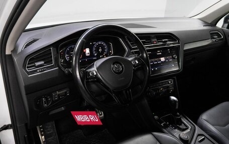 Volkswagen Tiguan II, 2020 год, 2 549 000 рублей, 10 фотография