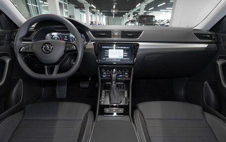 Skoda Superb III рестайлинг, 2025 год, 3 400 000 рублей, 8 фотография