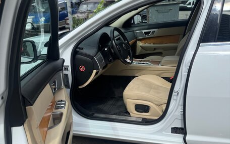 Jaguar XF I рестайлинг, 2013 год, 1 300 000 рублей, 9 фотография