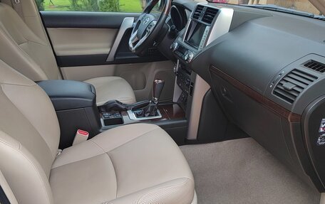 Toyota Land Cruiser Prado 150 рестайлинг 2, 2013 год, 3 500 000 рублей, 9 фотография