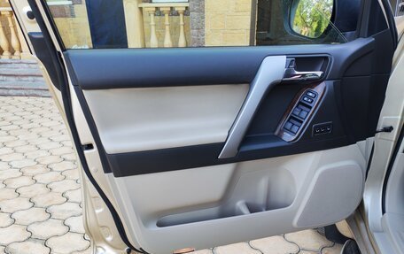 Toyota Land Cruiser Prado 150 рестайлинг 2, 2013 год, 3 500 000 рублей, 20 фотография