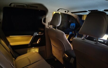 Toyota Land Cruiser Prado 150 рестайлинг 2, 2013 год, 3 500 000 рублей, 17 фотография