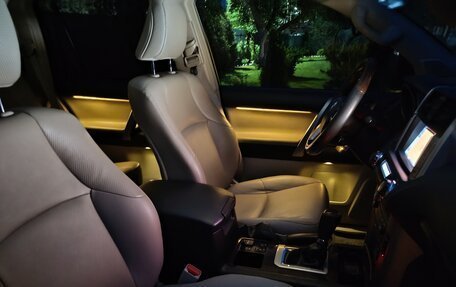 Toyota Land Cruiser Prado 150 рестайлинг 2, 2013 год, 3 500 000 рублей, 18 фотография