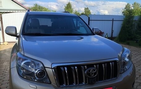 Toyota Land Cruiser Prado 150 рестайлинг 2, 2013 год, 3 500 000 рублей, 2 фотография