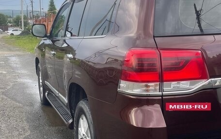Toyota Land Cruiser 200, 2018 год, 5 699 000 рублей, 2 фотография