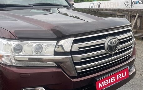 Toyota Land Cruiser 200, 2018 год, 5 699 000 рублей, 8 фотография