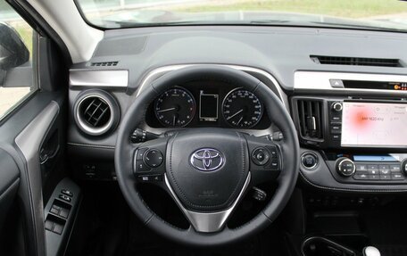 Toyota RAV4, 2017 год, 2 350 000 рублей, 8 фотография
