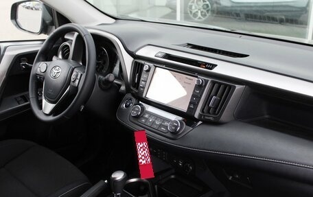Toyota RAV4, 2017 год, 2 350 000 рублей, 7 фотография