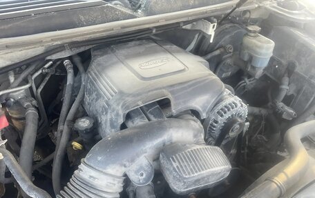 Cadillac Escalade III, 2010 год, 650 000 рублей, 6 фотография
