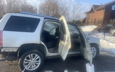 Cadillac Escalade III, 2010 год, 650 000 рублей, 13 фотография